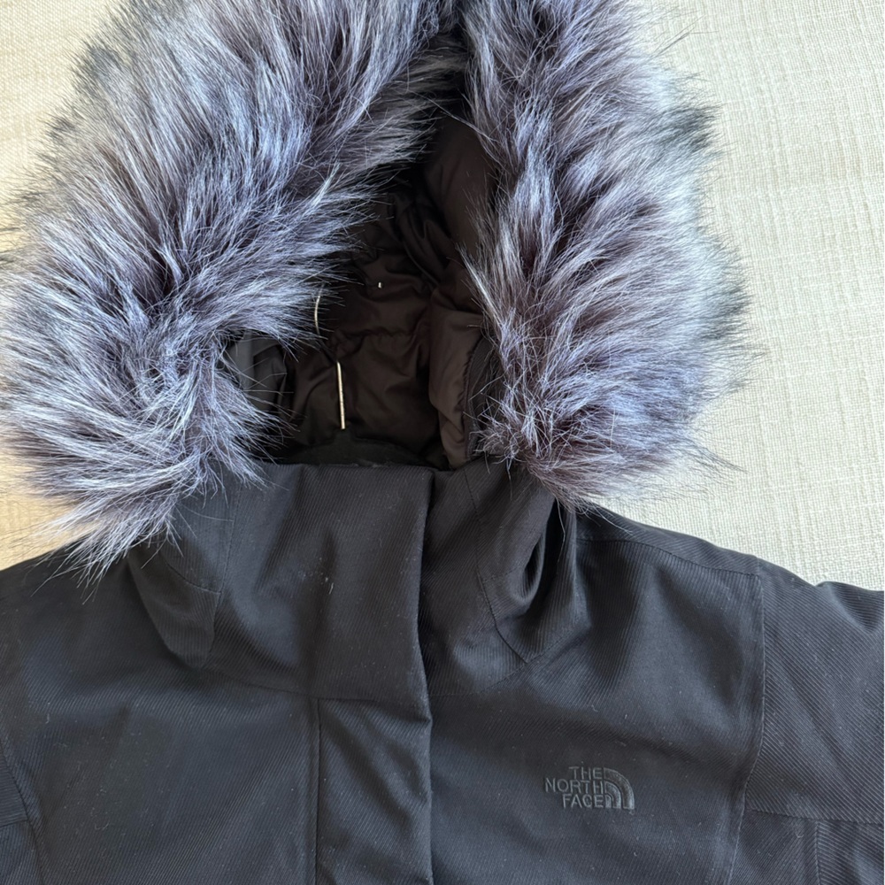 North Face Parka with Gray Fur hood - black - size S